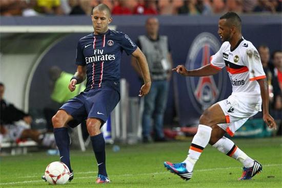 记者：莱斯特城中场哈努斯即将加盟斯图加特，转会费3000万欧